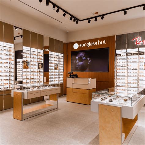 sunglass hut outlet store.